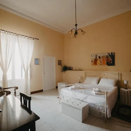 Piazza Argento Лечче