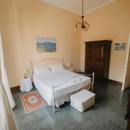 Piazza Argento 3*